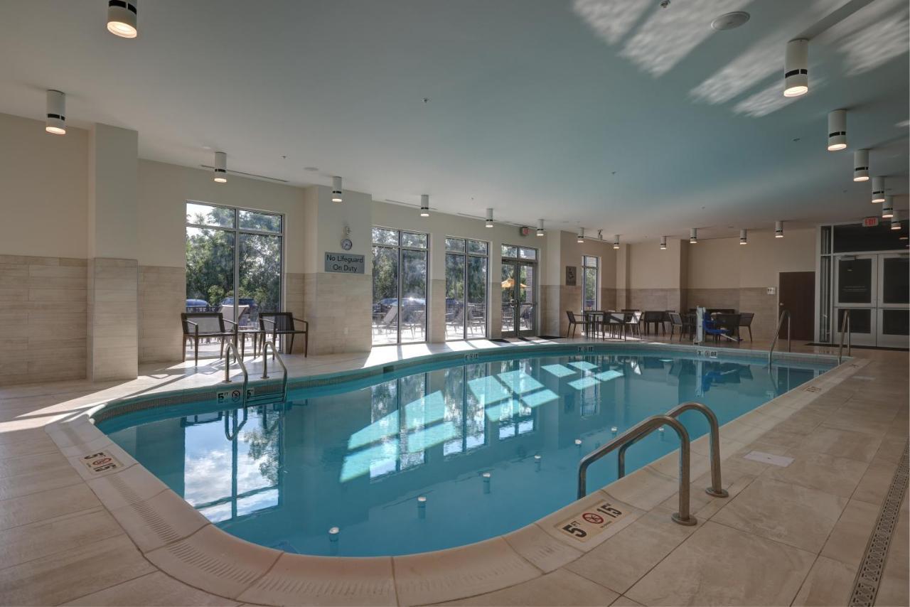 Courtyard By Marriott Iowa City University Heights Bagian luar foto