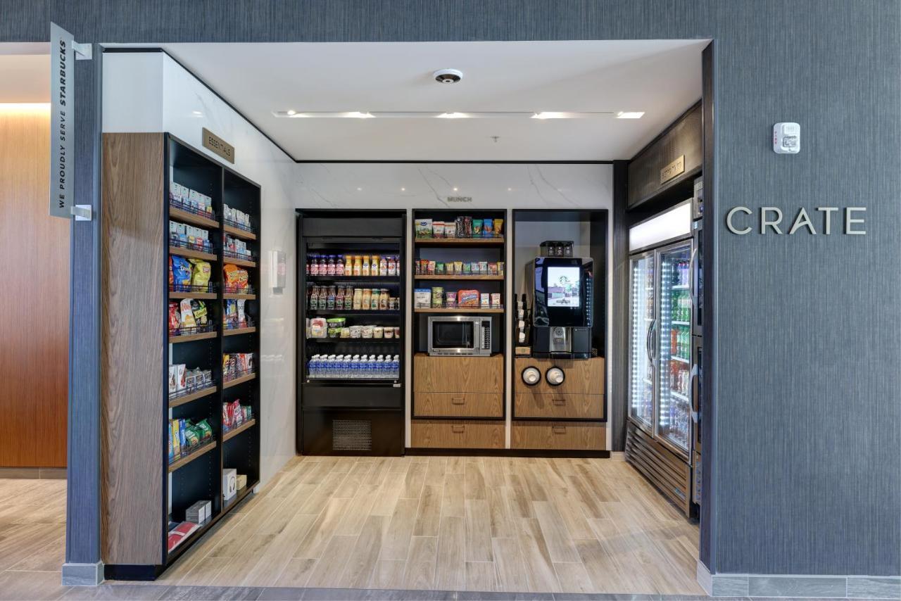 Courtyard By Marriott Iowa City University Heights Bagian luar foto