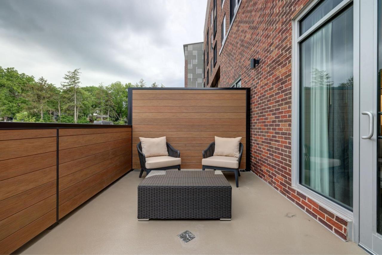 Courtyard By Marriott Iowa City University Heights Bagian luar foto